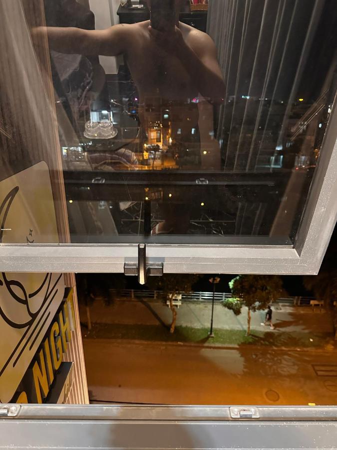 芹苴 Mid Night酒店 外观 照片