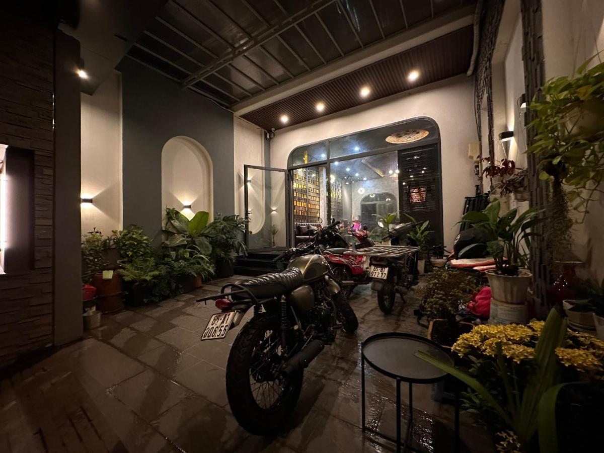 芹苴 Mid Night酒店 外观 照片