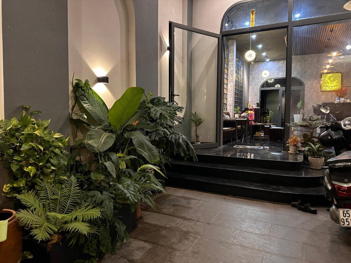 芹苴 Mid Night酒店 外观 照片